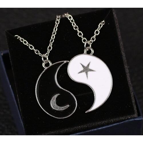 New Pair Of Good Friend Tai Chi Necklace Black And White Moon Star Inlaid Pisces Pendant Couple Clavicle Chain Jewelry Best Gift