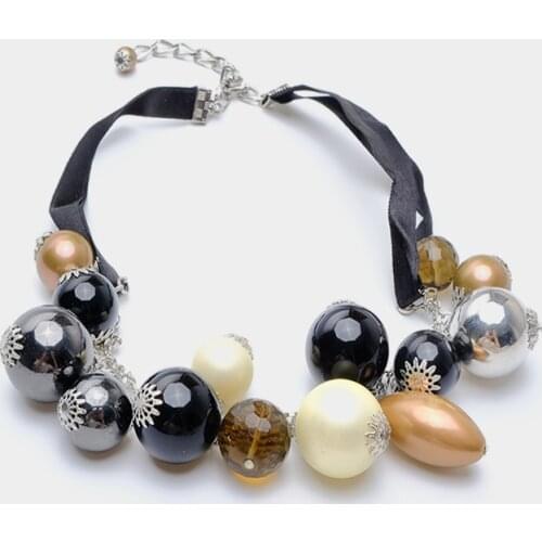 Amorita boutique Black ball design retro necklace