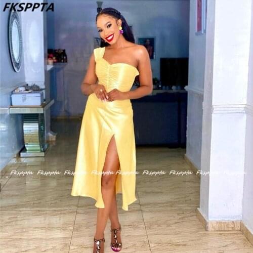 2021 Light Yellow Short Prom Dresses One Shoulder A Line Pleats Satin Black Girls Graduation Party Gowns Maxi Prom Dress