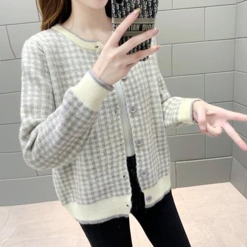 2021 autumn and winter new retro sweater ladies jacket plaid single-breasted contrast color V-neck knitted cardigan women casual