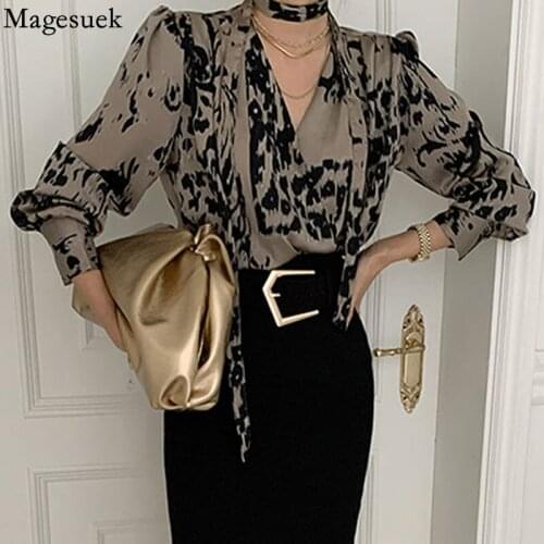 Korean Long Sleeve Leopard Printing Blouse Women Spring V Neck Office Lady Clothing Single Breasted Ladies Shirts Blusas 13667