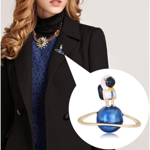 Unisex Astronaut Stepping Planet Alloy Brooch Pin Badge Suit Lapel Clothes Decor Brooch Pin Badge Suit Lapel Clothes Decor Brooc