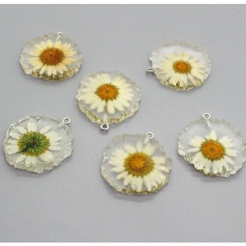 4pcs Retro Irregular Clear Daisy Flower Earring Resin Charms DIY Crafts Fake Druzy Earrings Necklace Pendants Jewelry Make