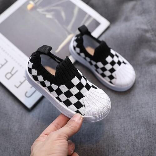 2021 Kids Sneakers Girls Trainers Boys Shoes Pink Sports Shoes Flexible Sole Children Sneakers Pink Black School Running Shoes