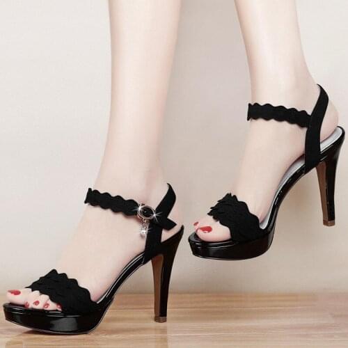 Stroj Kapielowy Wedding Shoes For The Bride