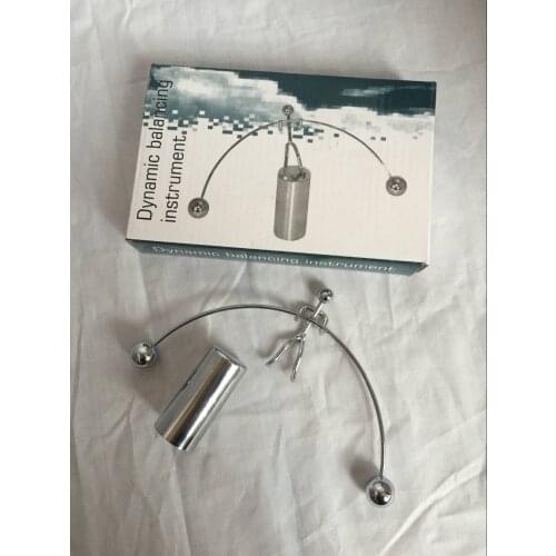 3D Fun Weightlifter Kinetic Art & Swing Lover Perpetual Motion Dynamic Balancing Instrument Home Decor Office Desk