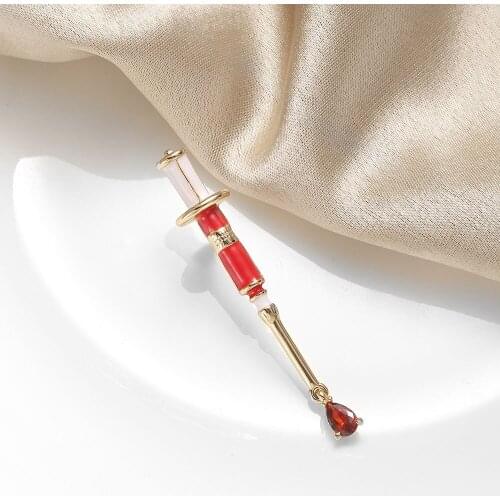Cubic Zircon Syringe Pin Doctor Nurse MD Denim Jackets Badges Brooch Women Men Enamel Metal Lapel Funny Medical Jewelry Gifts