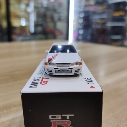 Diecast 1: 64 MINI Alloy Car Model R32 GT Vehicle Metal Childrens Toy Simulation Collection Decoration Display Gift Souvenir