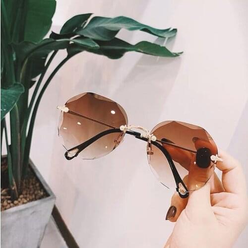 Fashion Rimless Sunglasses Female 2020 New Big Frame Trendy Sunglasses Female Ins Round Face Street Shooting Glasses