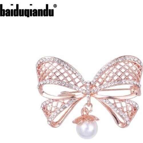 Baiduqiandu new arrival exquisite rose gold color plated crystal and simulated pearl bow brooch pins for women