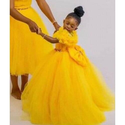 Ball Gown Flower Girl Dresses With Bow Off The Shoulder Girls Pageant Dress Yellow Kids Birthday Formal Gowns For Photo Shoot