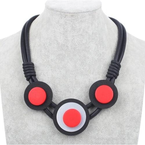 JID Retro Handmade Women Jewellery Goth Wooden Beads Pendant Ladies Choker Necklace Creative Clothes Decor 2021 Fashion Jewelry