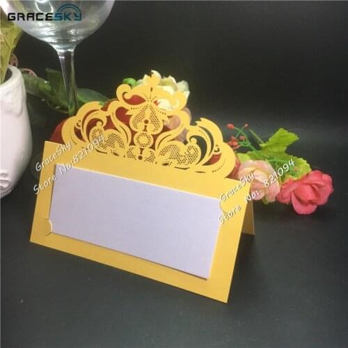 50pcs laser cut New Lace Crown Name Place Seat Paper Wedding Invitation Table Cards for Party Table Decoration Marriage favors