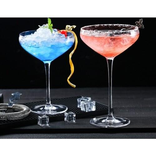 European-style creative glass goblet transparent special drink cup artificially blown butterfly-shaped cocktail champagne glass