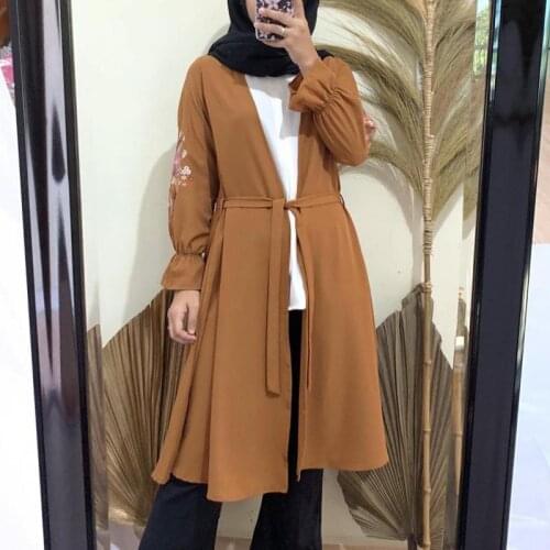 2021 New Fake Two-piece Blouse Embroidered Robe Arab Fashion Womens Clothing Muslim Temperament Womens Clothing