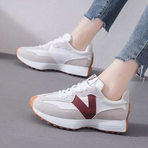 Autumn New Stylish Women Retro Sneakers Designer Shoes Women Platform Trainer Non Slip Comfort V-Shaped Women Casual Sport Shoes