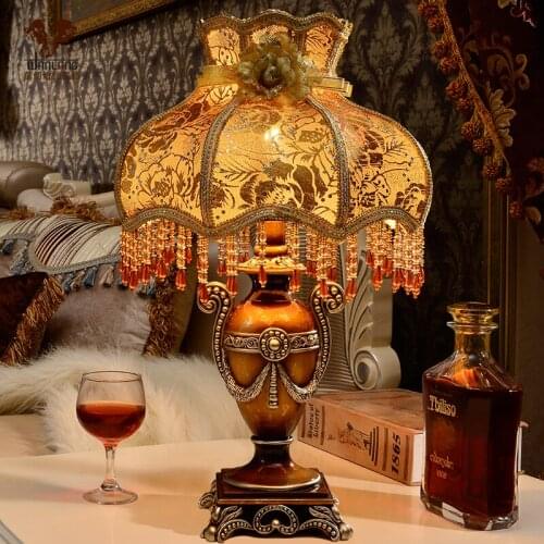 Nordic Vintage Resin Table Lamps for Bedroom Bedside Living Room Home Lighting Fabric Lampshade Acrylic Art Decor Light Fixtures