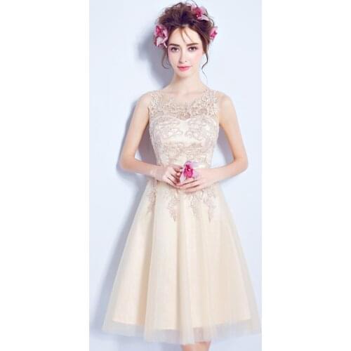 Women Short White Tulle Homecoming Dresses A Line Backless Sweetheart Bridesmaid Dress Lace Appliques Bodices Prom Dresses
