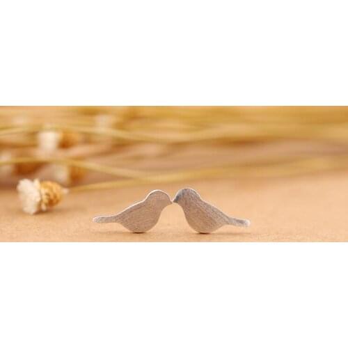 Shuangshuo Cute Animal Bird Stud Earrings for Women Graceful Birds Earings Fashion Jewelry Sparrow Earring Gifts oorbellen S001