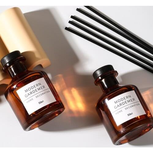1pcs Modern Garener Series Aroma Diffuser with Brown Glass Bottle, Black Rattan Sticks and 50ml Aromatherapy Reed Diffuser