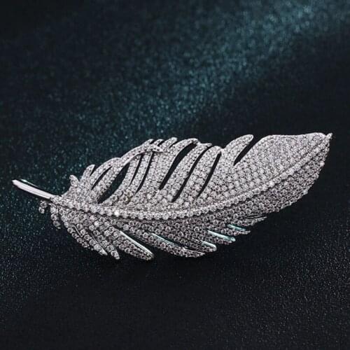 Nice Cubic Zircon Leaf Brooches For Women Bridal Jewelry Luxury Brand Silver color Copper Pin Brooch Imitation Pearl Hijab Pins