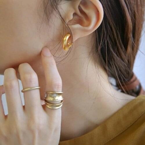 Gold Color Alloy U Shape Horseshoe Earrings Without Piercing Irregular Geometric Clip Earrings for Women Minimalist Ear Cuff
