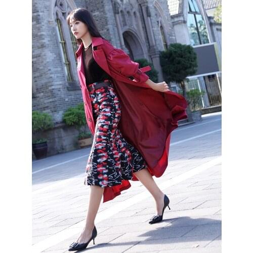 Speech color womens windbreaker womens spring 2021 new British style high-end atmosphere knee length red coat