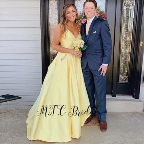 Hot Selling Light Yellow Backless Evening Dress Crystals Pockets A Line Long Formal Women Dresses 2019 New Arrival Prom Gowns