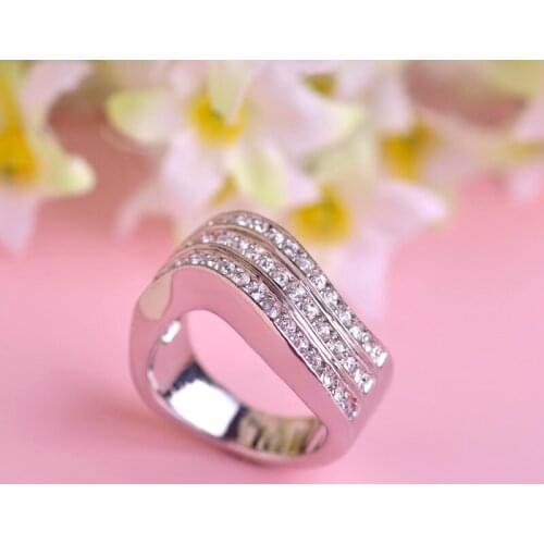 Geometric Personality Rings for Women Men Tin Alloy Full Crystals Joias Ouro Aneis Anel Anillos Bijuteria Fashion Accessories