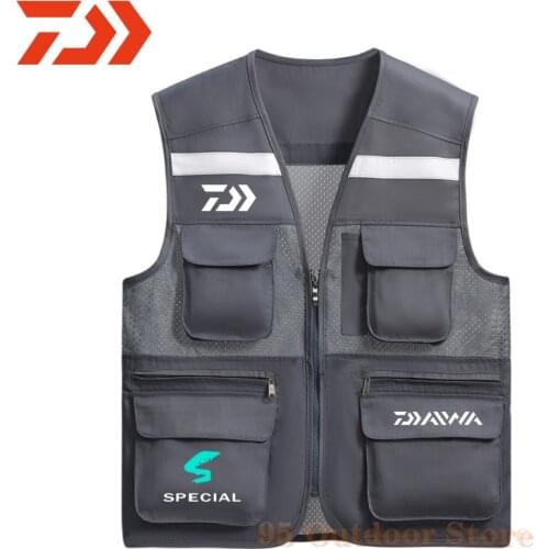Daiwa 2021 New Outdoor Fishing Vests Quick Dry Breathable Multi Pocket Mesh Jackets Photography Hiking Vest Army Fish Vest
