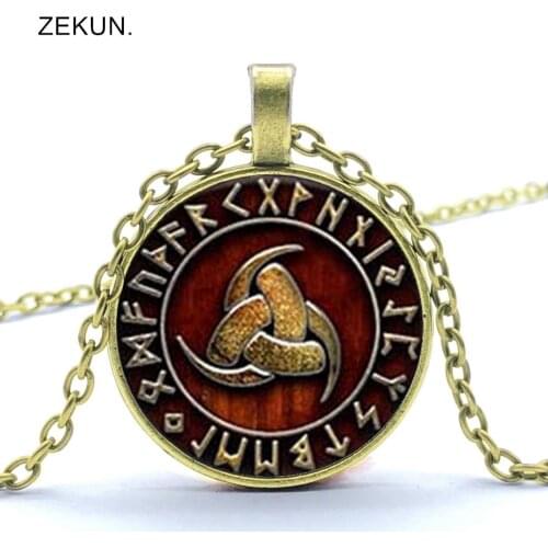LIAOZEKUN.2019 / Van Gogh Triangular Pattern Glass Pendant Necklace Men and Women Jewelry