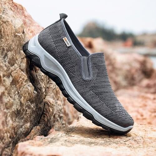 Old Beijing cloth shoes mens outdoor leisure sports shoes comfortable wear resistant breathable antiskid walking shoes