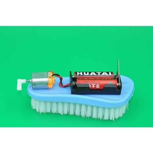 Self-made brush car DIY sweeping robot technology small production equipment childrens palace science teaching aids