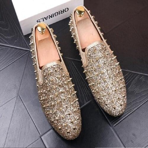 High quality Men Loafers Rock Shoes Spring Autumn Men Rivets Fashion Loafers Men Party Wedding Shoes Black Red Gold b87