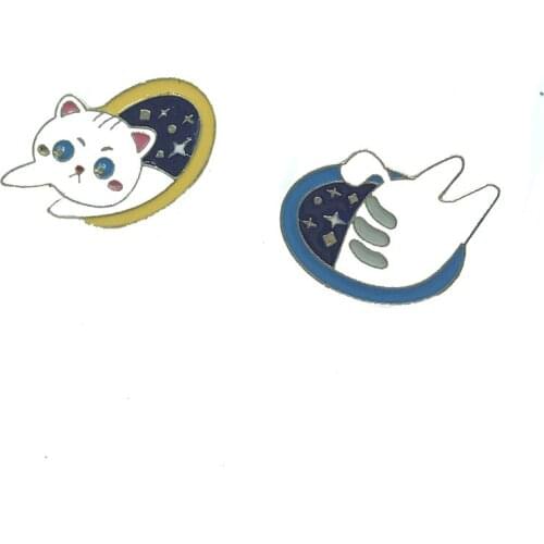 Time and Space Cat Door Enamel Metal Brooch Creative Fashion Cat Head Tail Separated Badge Brooch Cute Fashion Trendy Costume