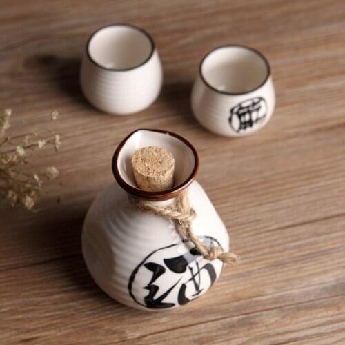 Ceramic wine set Japanese sake white wine yellow wine small wine bottle wine glass one pot and two cups three-piece set