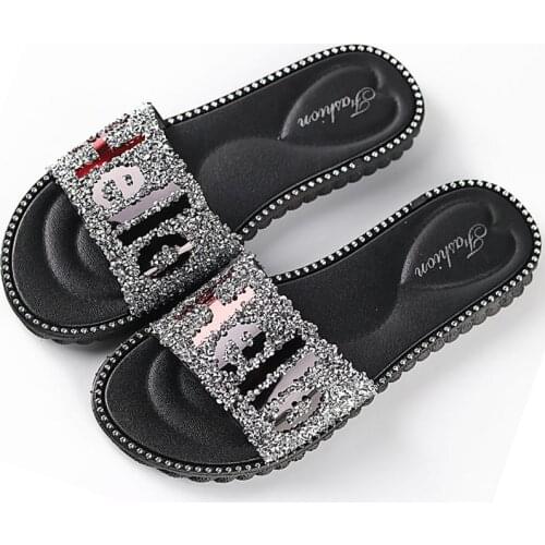 Slipper female 2020 summer women slippers hello type layout flash diamond wear non-slip casual net red sandals outdoor slippers
