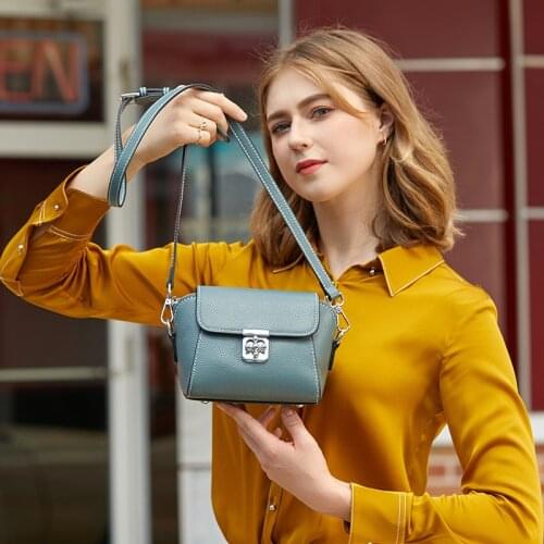 BRIGGS New 2021 Soft Genuine Leather Women Handbags Casual Ladys Messenger Bag Small Shell Female Crossbody Bag Black Blue