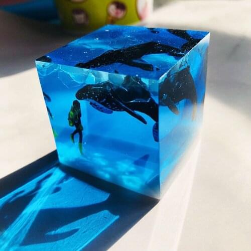 Cool! Cultural and creative arts and crafts resin creative gifts marine whale humpback café home night light decoration