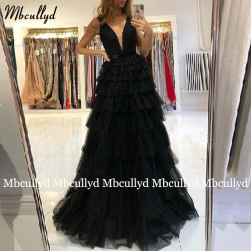2021 Black Tulle Evening Dresses Long Tiered Ruffles A Line Red V Neck Party Dress Formal Dress Robe De Soiree Femme