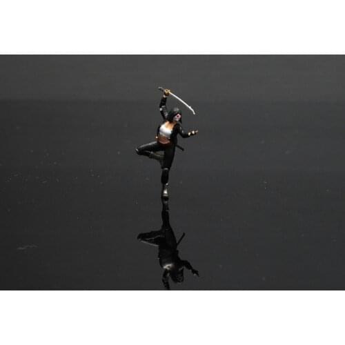 1/64 Scale Resin Die-casting Movie Characters Female Warrior Doll Model Ornaments Car Scene Layout Collection Decorative Toys