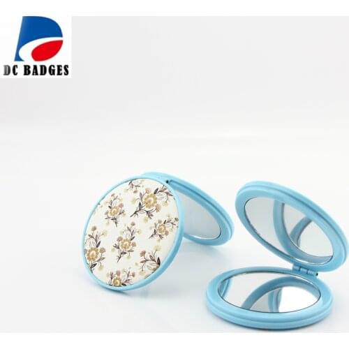 100 piece Multi color 75mm Double faced folding mirror, cosmetic mirror button machine making material