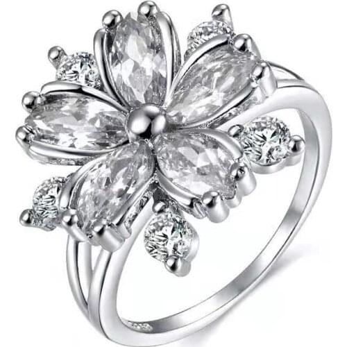 2021 New Daily Birthday Party Anniversary Gift White Pink Flower Ring Simple Elegant Fashion Ladies Ring