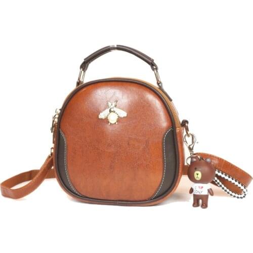 2020 autumn and winter new fashion small round bag bee bag oil wax leather portable small bag simple shoulder Messenger bag