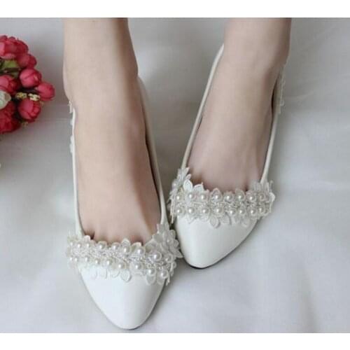 White wedding shoes 2018 newest design lace pearls beading female ladies party bridal pumps shoe mid heel bride shoe