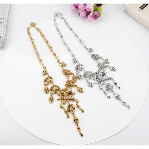 Fashion Necklace European Style Retro Exaggerated Skull Crystal Pendant Short Necklace Party Halloween Accessory For Women Girl