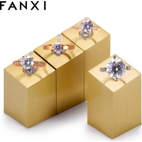 Oirlv New Shiny Gold Metal Minimalism Style Ring Display Stand Showcase Jewelry Organizer Square Beveled Top Holder