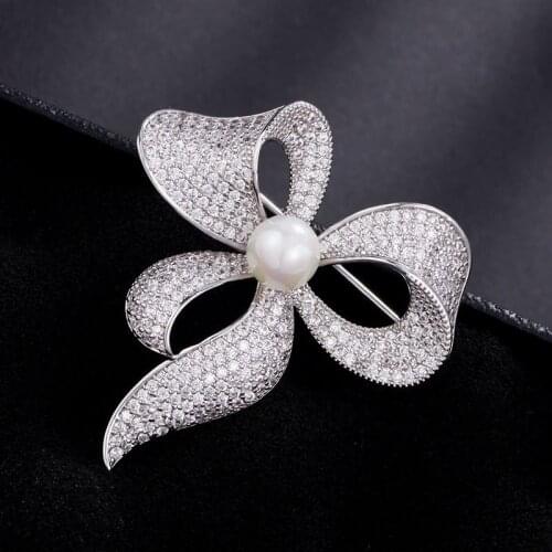 Fashion Bowknot Bouttoniere Luxury Wedding Jewellry For Lady Micro Pave Cubic Zirconia Temperament Butterfly Brooches Pins