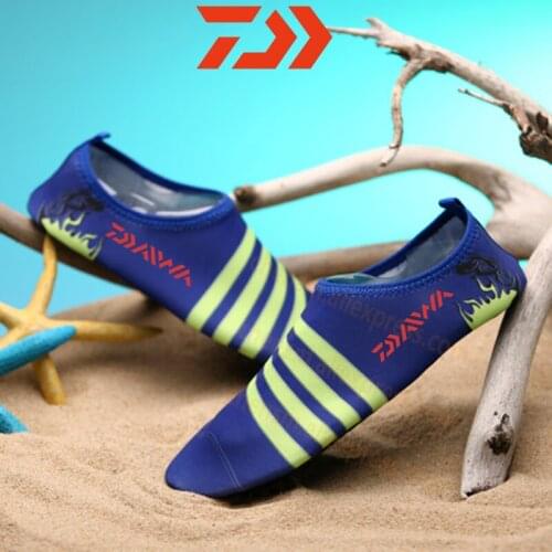 Daiwa New Fishing Water Shoes Men Beach Outdoor Wading Shoes Climbing Shoes Surf Woman Quick-Drying Dawa Fishing Shoes Size35-46