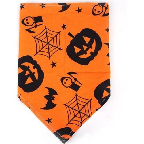 50PCS / LOT Pet Halloween Saliva Towel Dog Neck Collar Cat Triangle Towel Pet Supplies